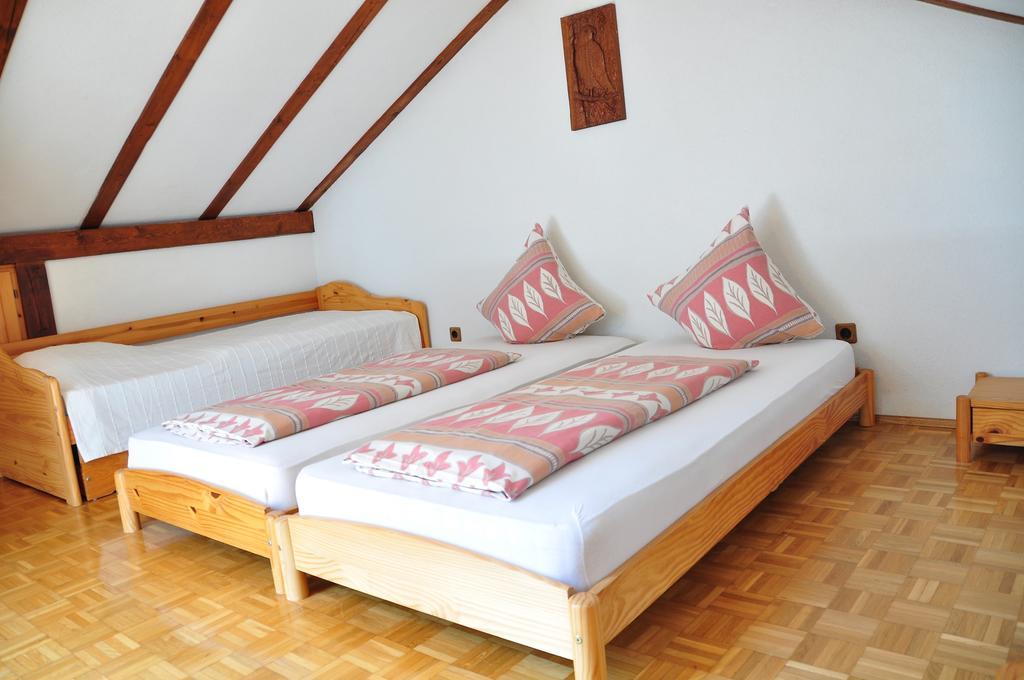 Ferienwohnung Mit 2 Schlafzimmer Oder Studio Apartment - Istrien-Fiorini ブルトニグラ エクステリア 写真